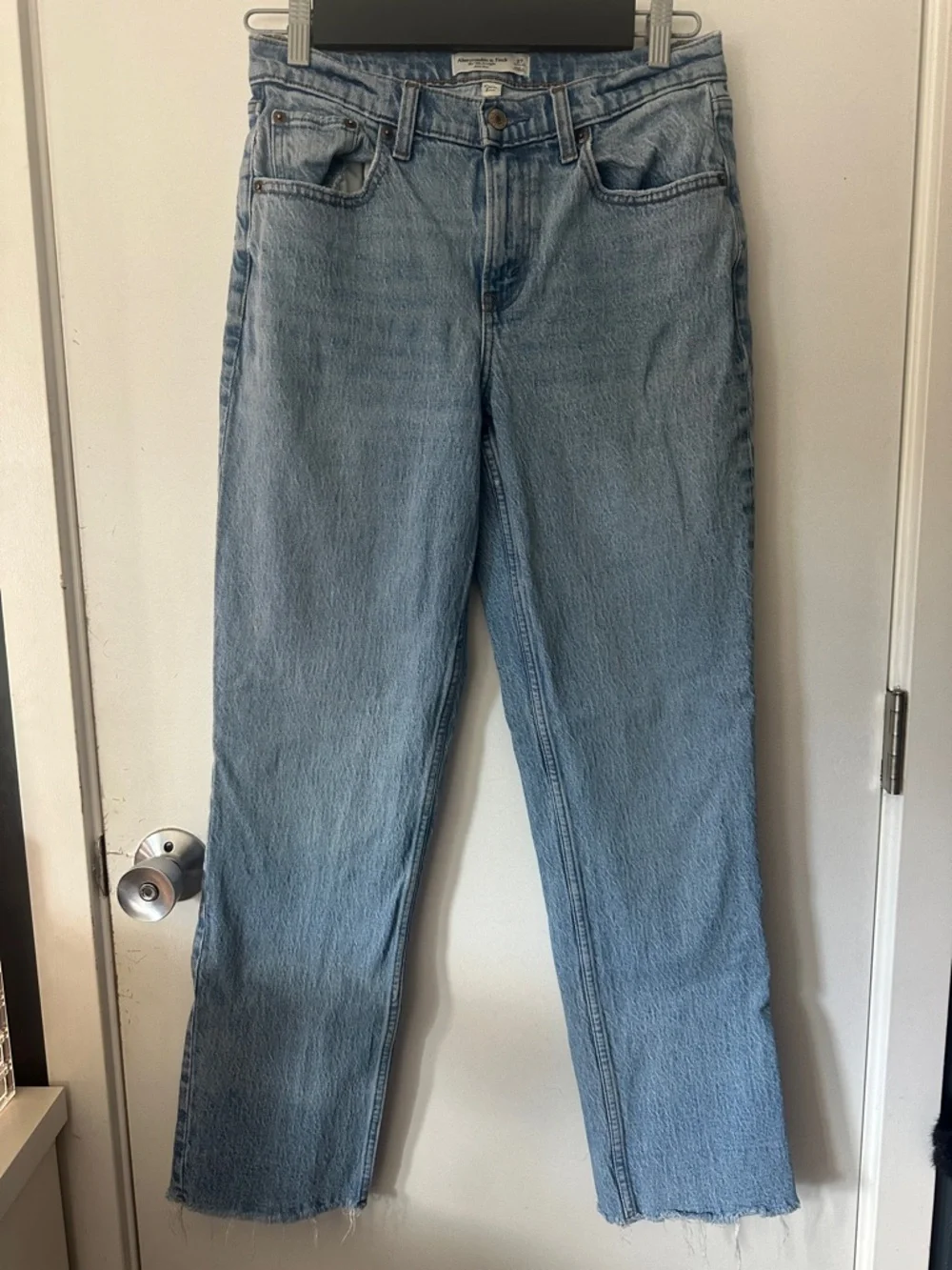 Abercrombie & Fitch 90s Light Blue Mid Rise Straight Curve Love Jeans Women’s 27 - Picture 3 of 9